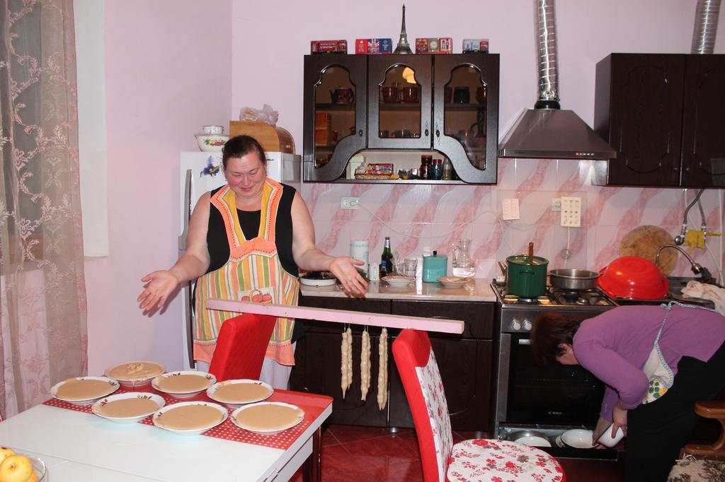 Guesthouse Medea On Pushkini 4 Kutaisi Luaran gambar