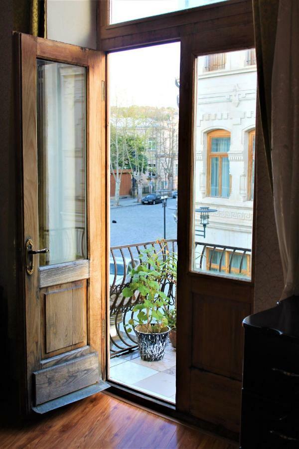 Guesthouse Medea On Pushkini 4 Kutaisi Luaran gambar