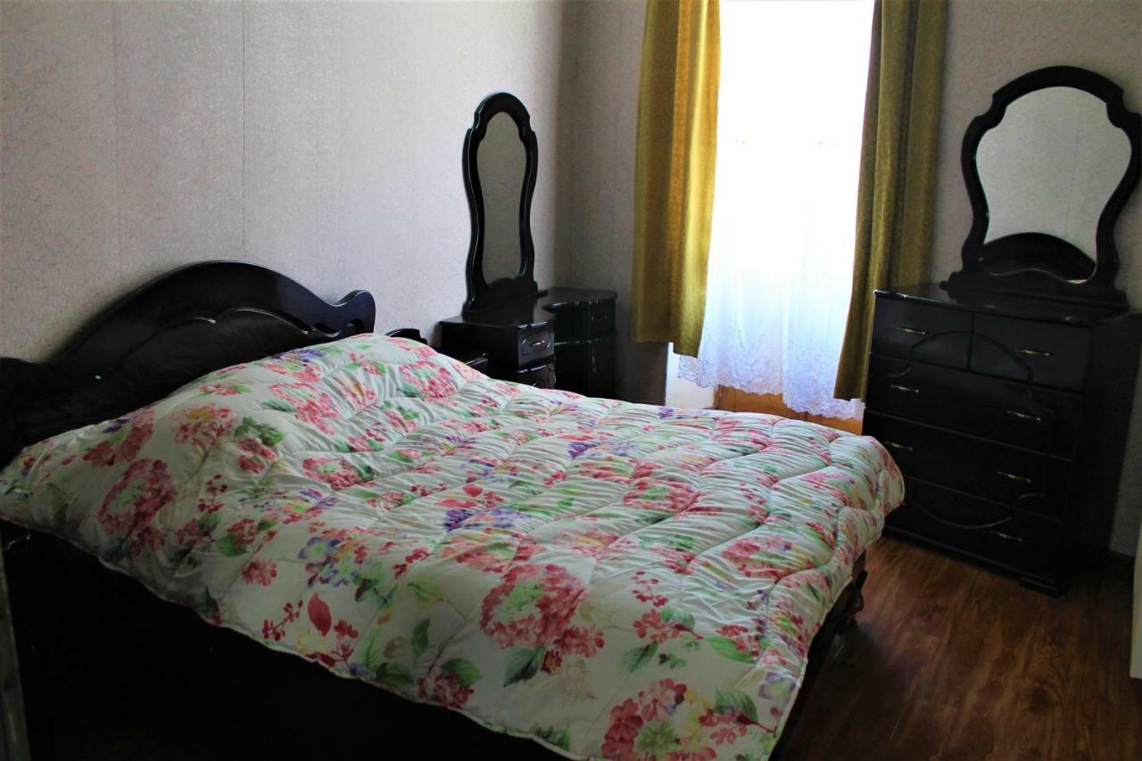 Guesthouse Medea On Pushkini 4 Kutaisi Luaran gambar